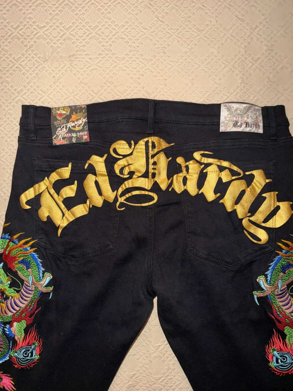 NWT Ed Hardy Embroidered Dragon Stacked Boot Jeans Black Gold MEHD8303-1